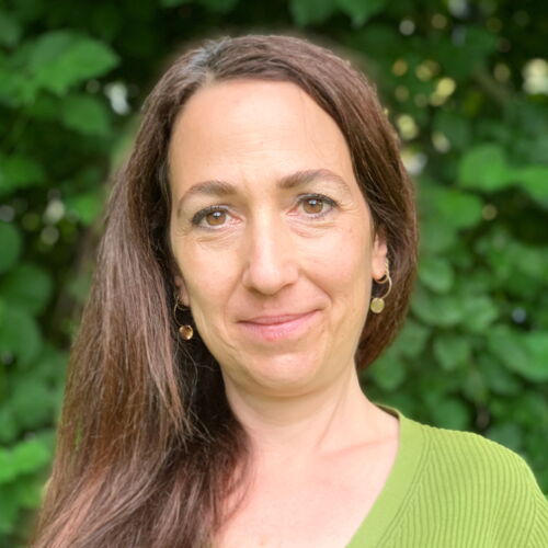 Claudia Falk